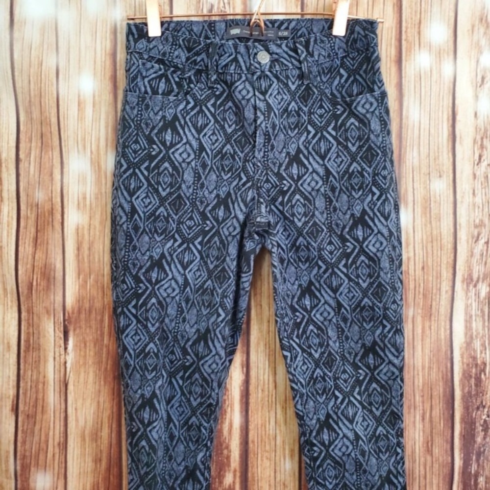 Levi's 🔷 Diamond Ikat Print Geometric Design Cropped Patterned Skinny Jeans